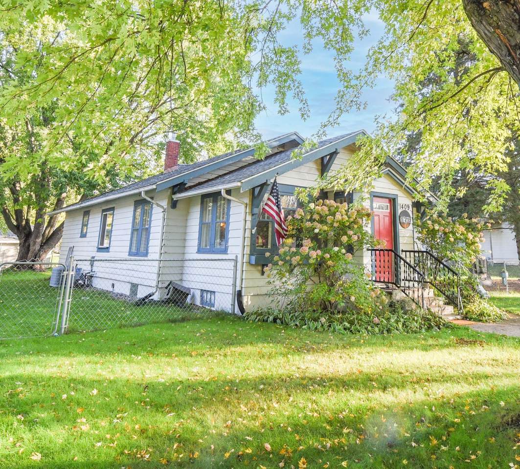 1409 Rosewood Street - Photo 1
