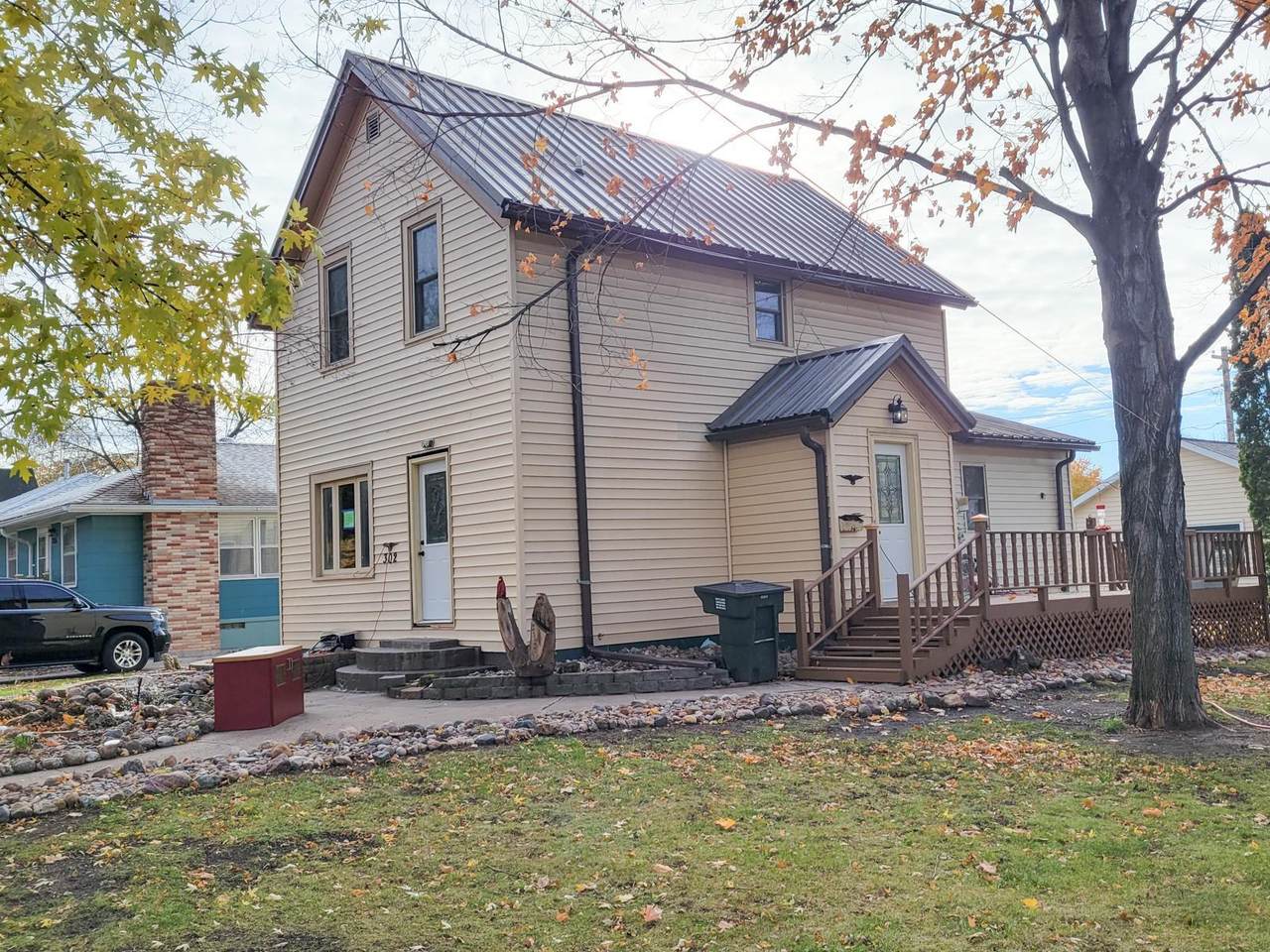 302 Clinton Street - Photo 1
