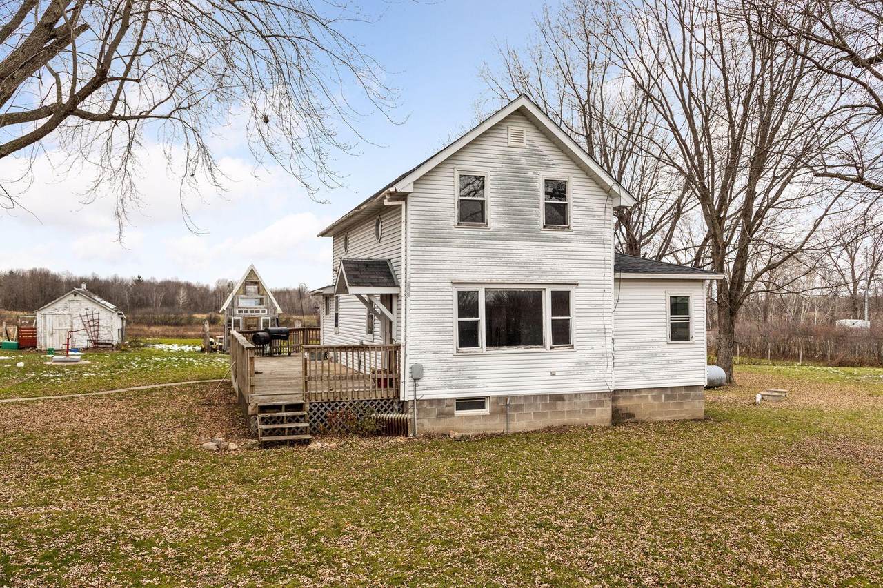 720 Pioneer Road - Photo 1