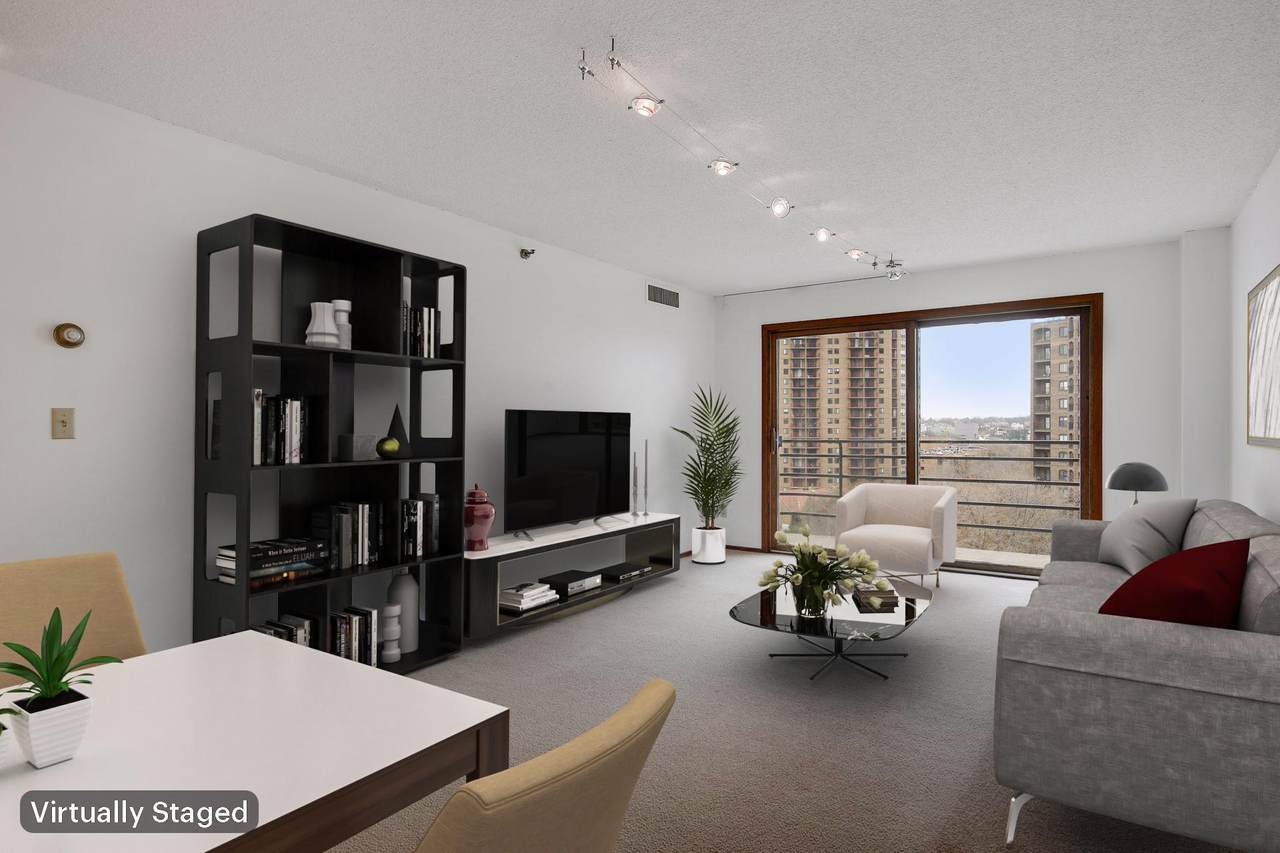 1225 Lasalle Avenue - Photo 1