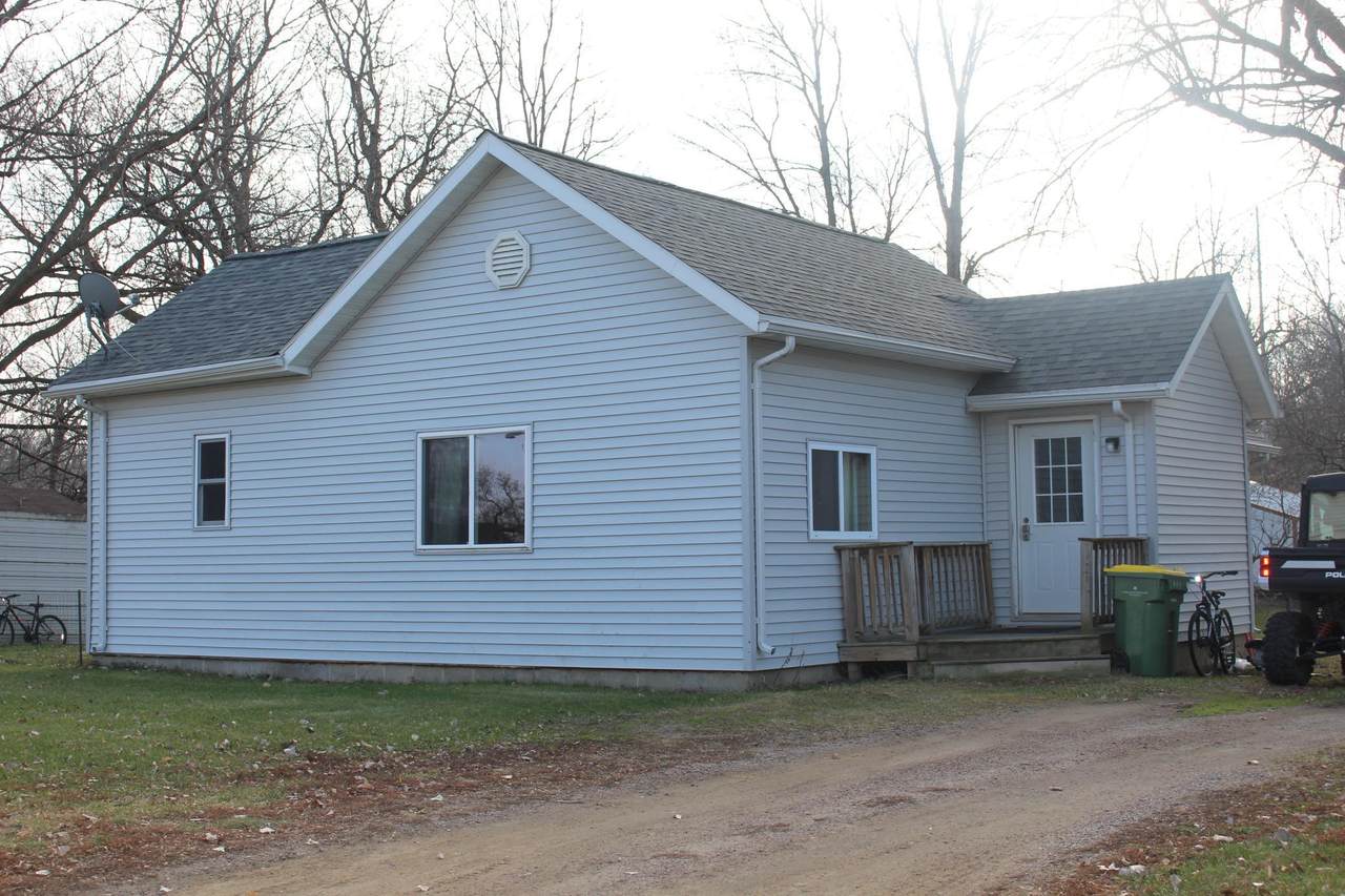 104 Redwood Court - Photo 1