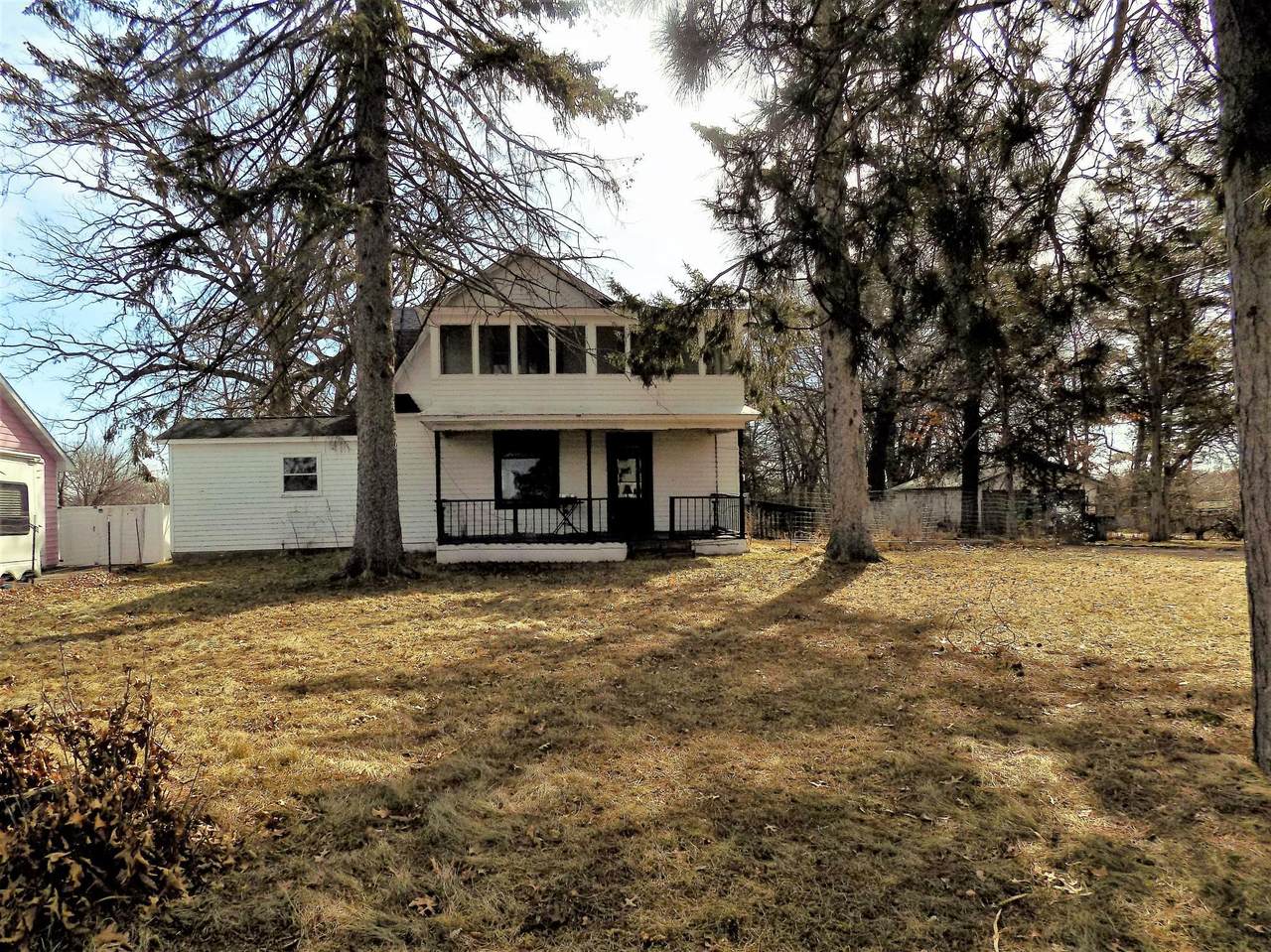 702 Summit Street - Photo 1