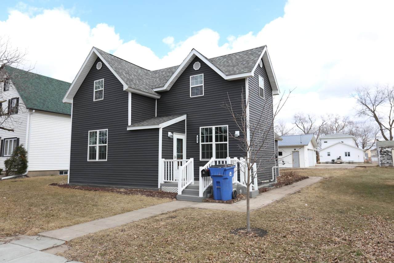 414 7th Avenue - Photo 1