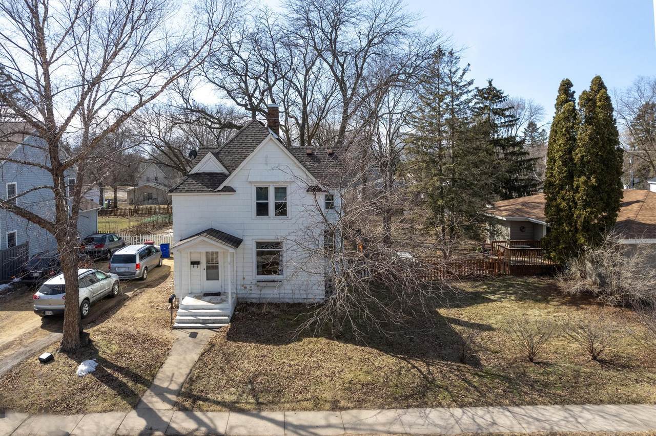 225 Green Avenue - Photo 1