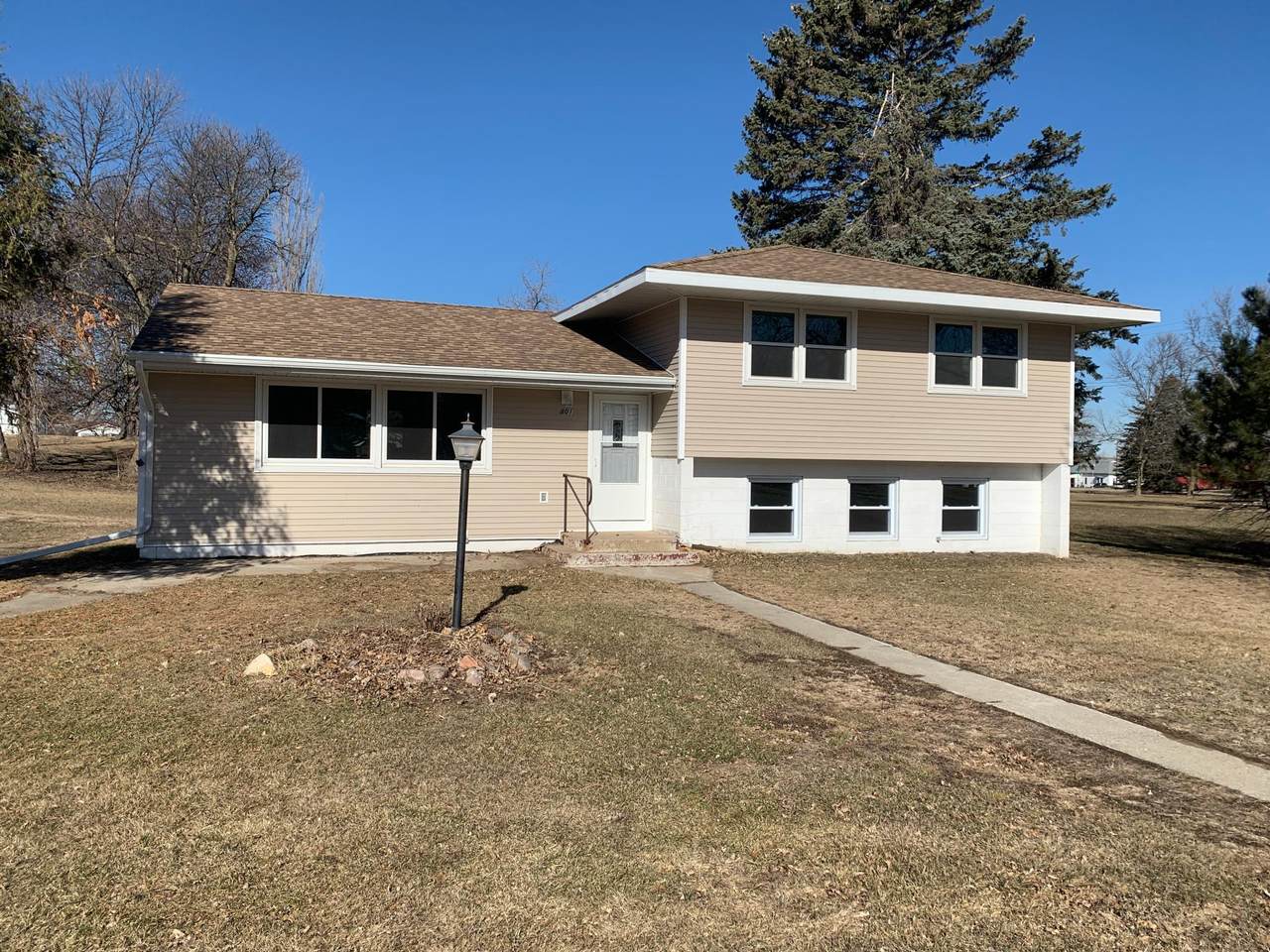 801 Coteau Street - Photo 1
