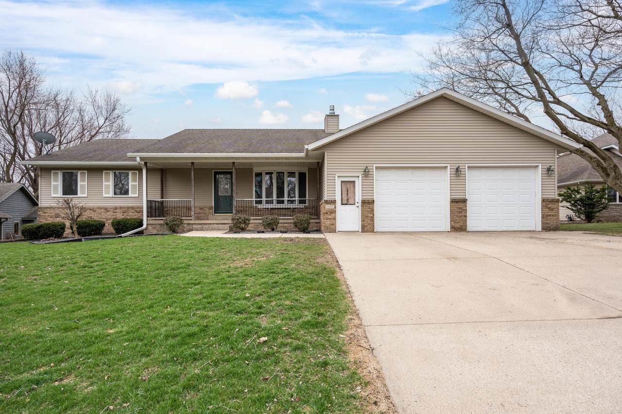 1437 Canterbury Place - Photo 1