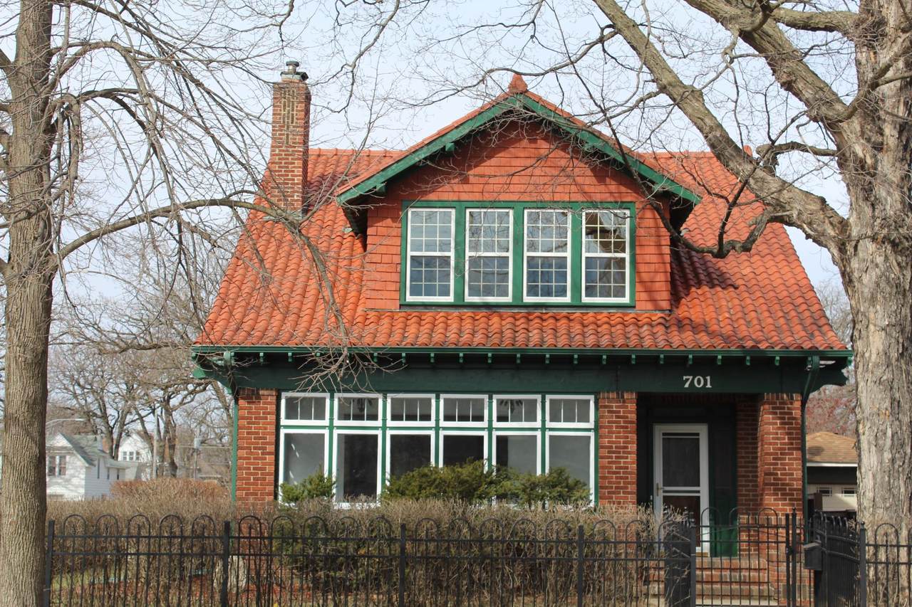 701 2nd Street - Photo 1