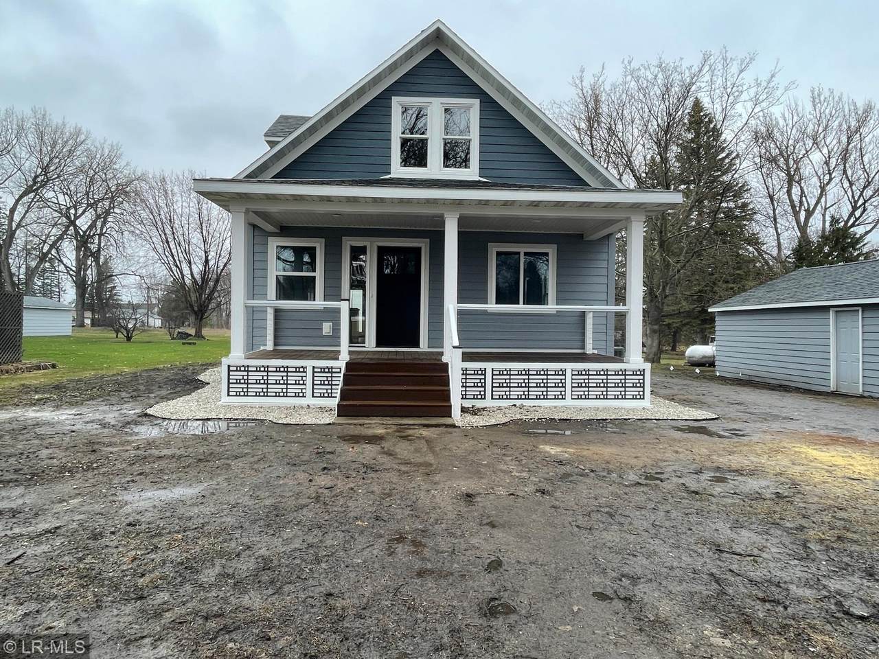 210 Iowa Avenue - Photo 1