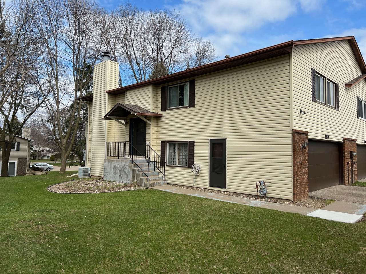 3888 Goodwin Avenue - Photo 1