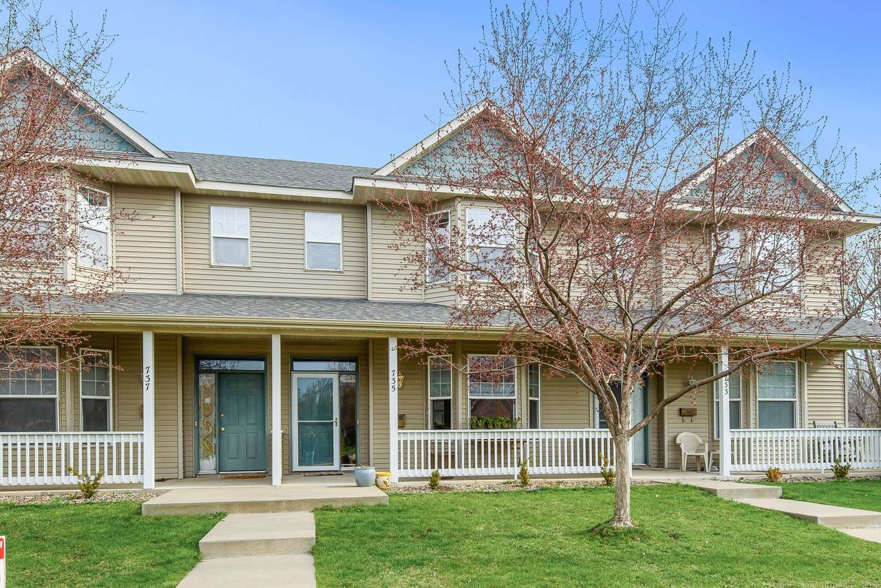 735 Forster Street - Photo 1