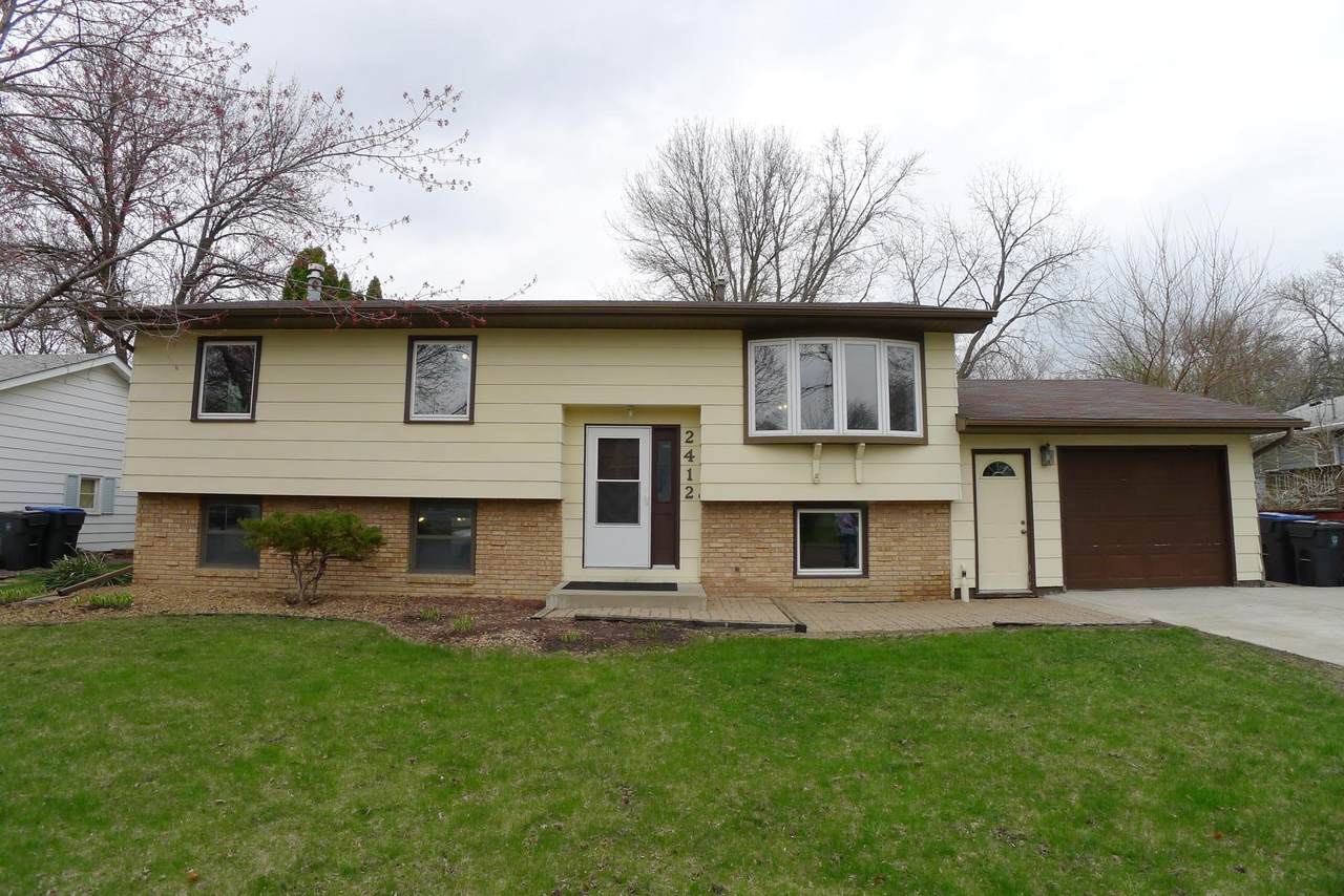 2412 Main Street - Photo 1