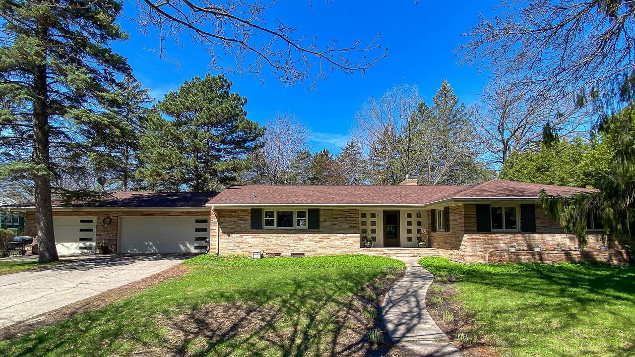 622 Kenwood Street - Photo 1