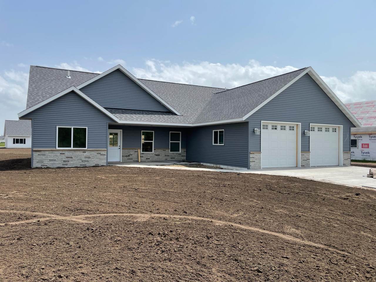 906 8th Avenue - Photo 1