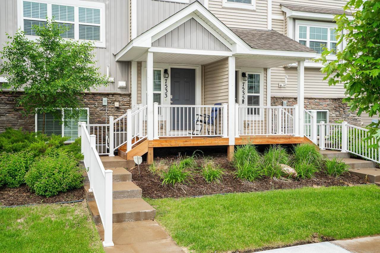 7533 Woods Edge Boulevard - Photo 1