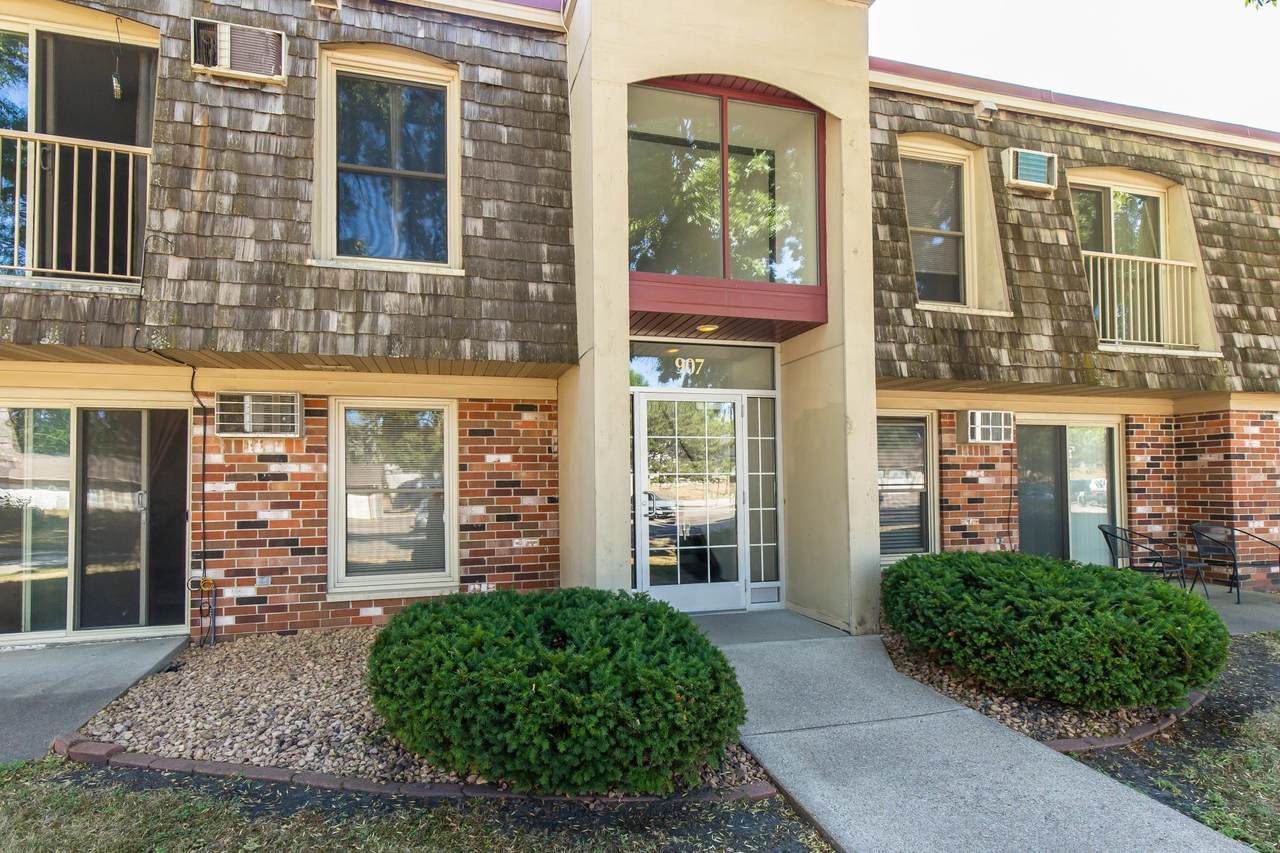 907 11th Avenue - Photo 1