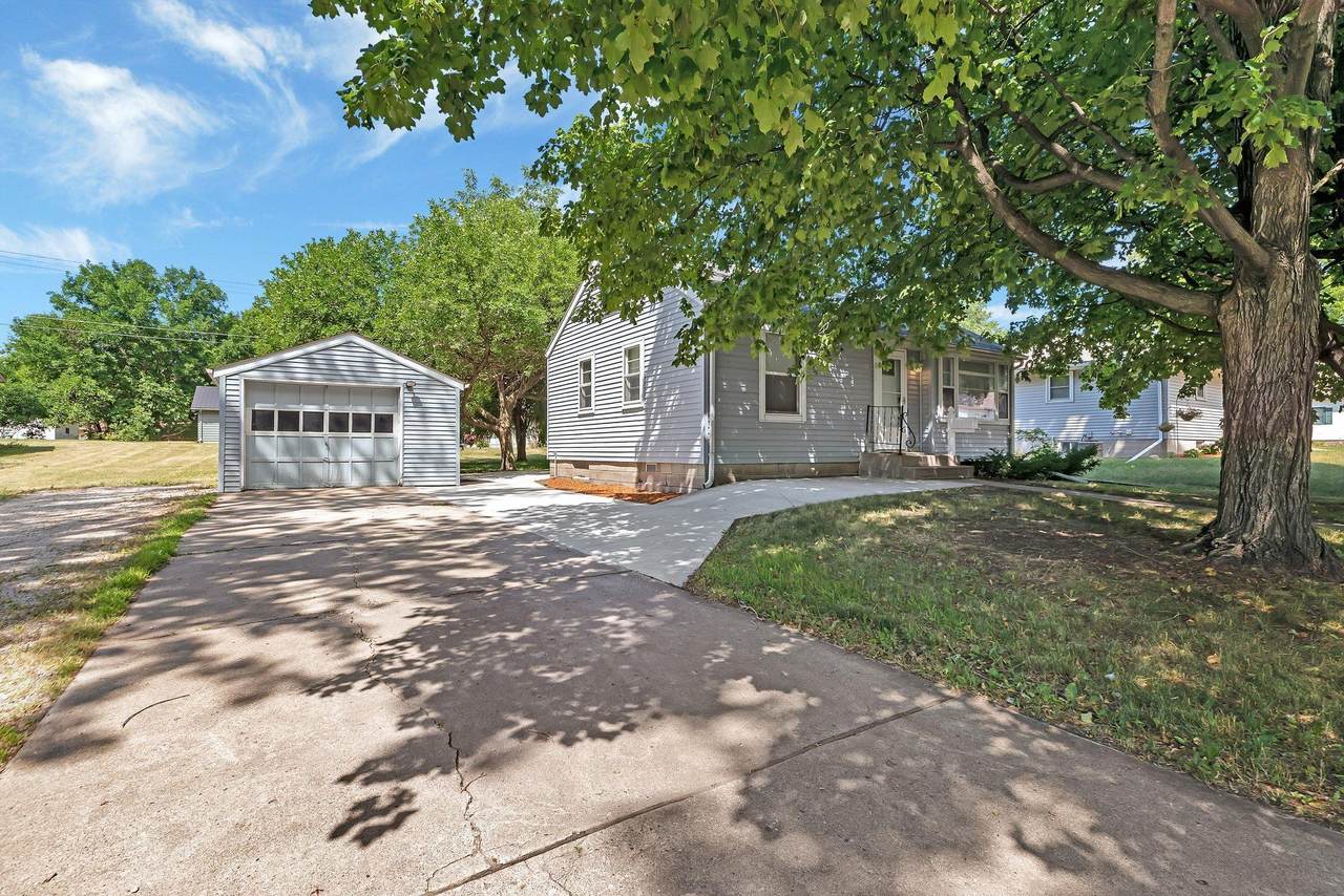 1219 Chandler Avenue - Photo 1