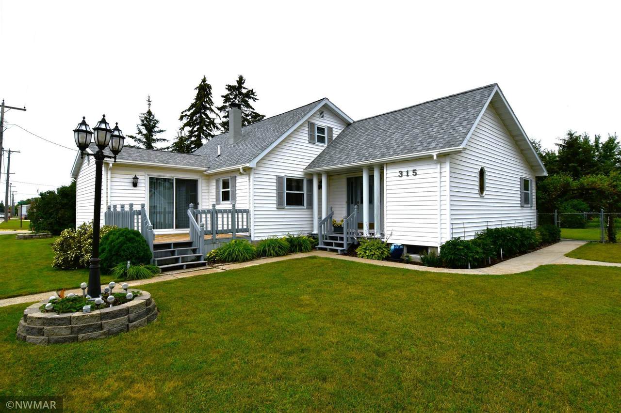 315 2nd Street - Photo 1