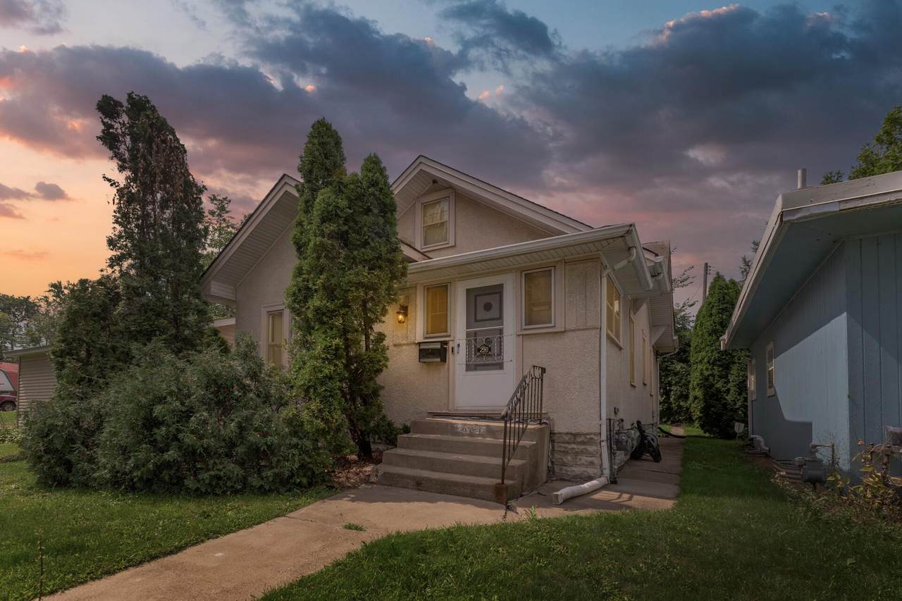 2911 Upton Avenue - Photo 1