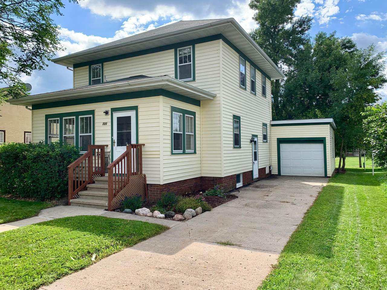 720 1st Avenue - Photo 1