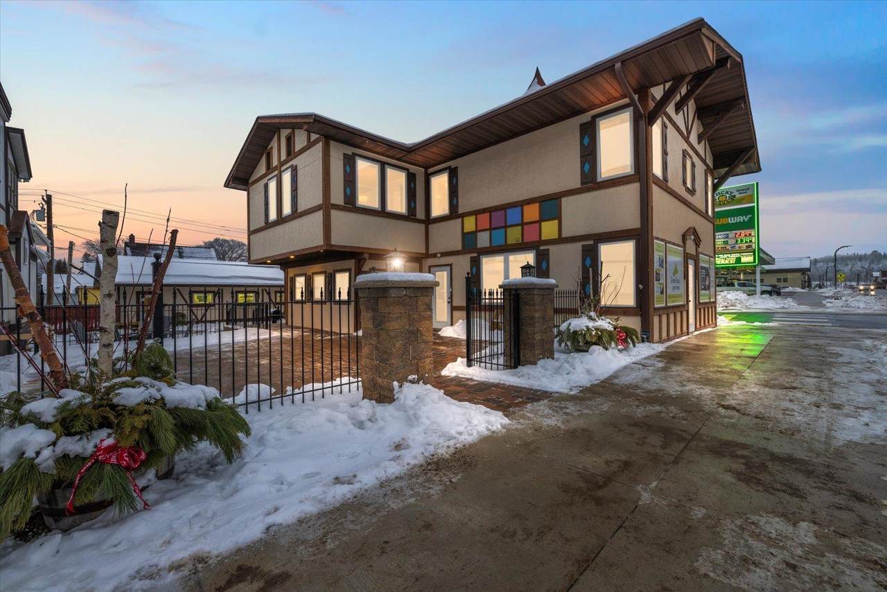 400 Main Street - Photo 1