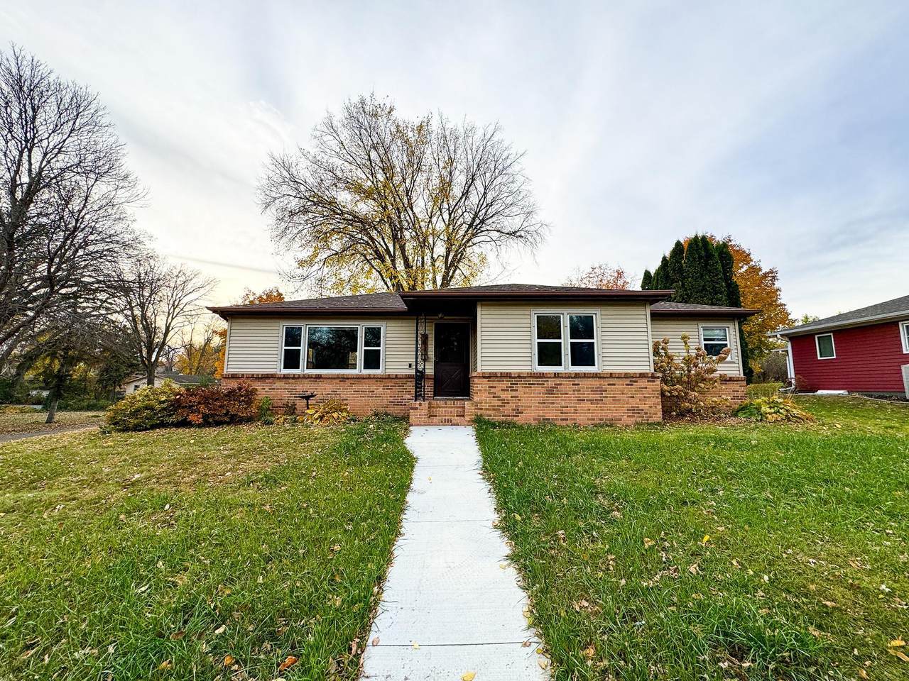 903 Broadway - Photo 1