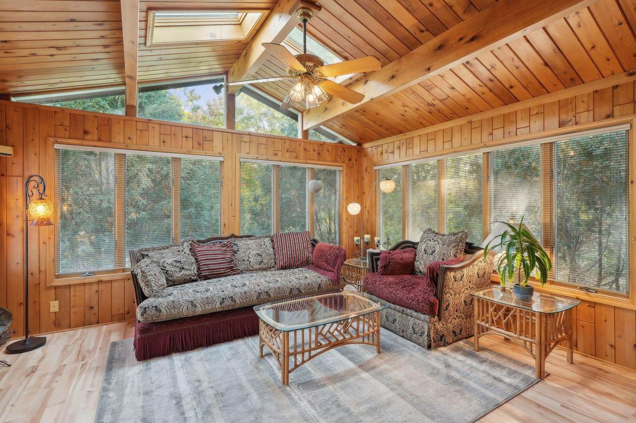 1940 Hunter Lane - Photo 1