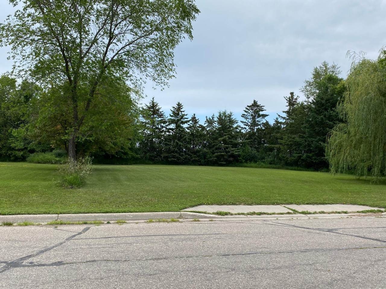 1605 Cardinal Drive - Photo 1