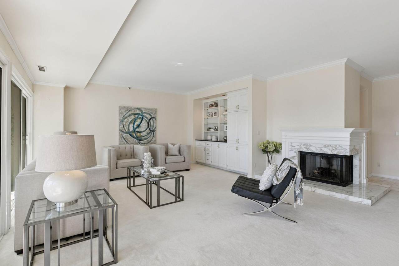 1201 Yale Place - Photo 1