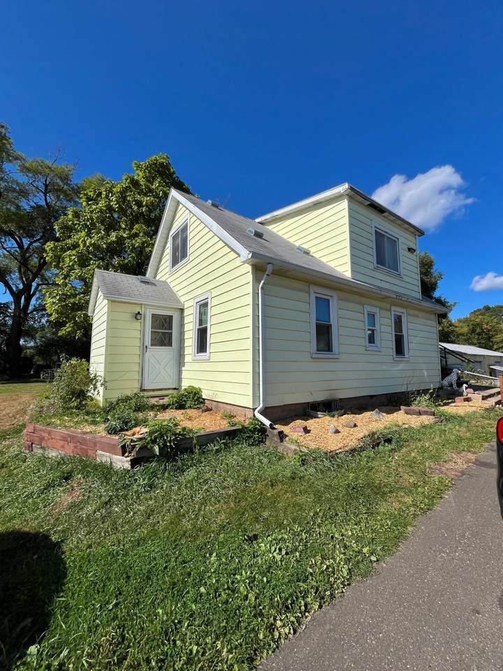 1201 Frost Avenue - Photo 1