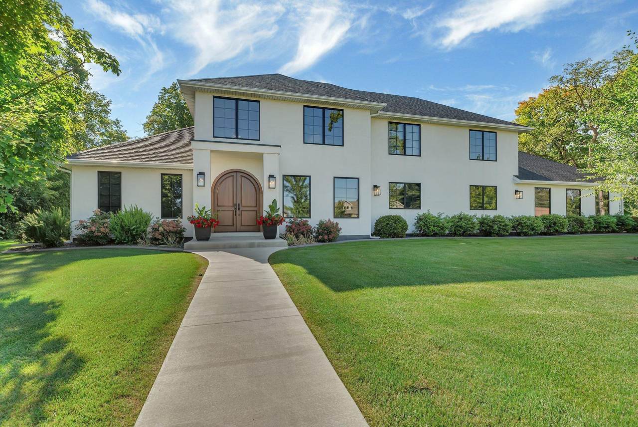 1604 1st Street - Photo 1