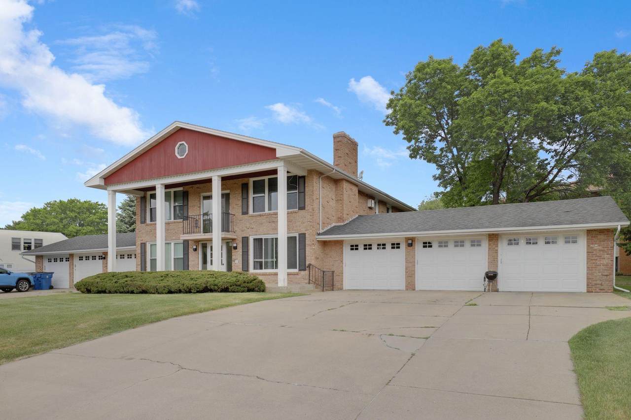 4000 Mavelle Drive - Photo 1