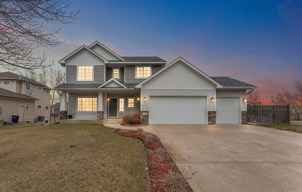 1206 Goldenray Drive - Photo 1