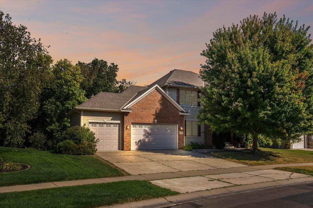 18534 98th Place - Photo 1