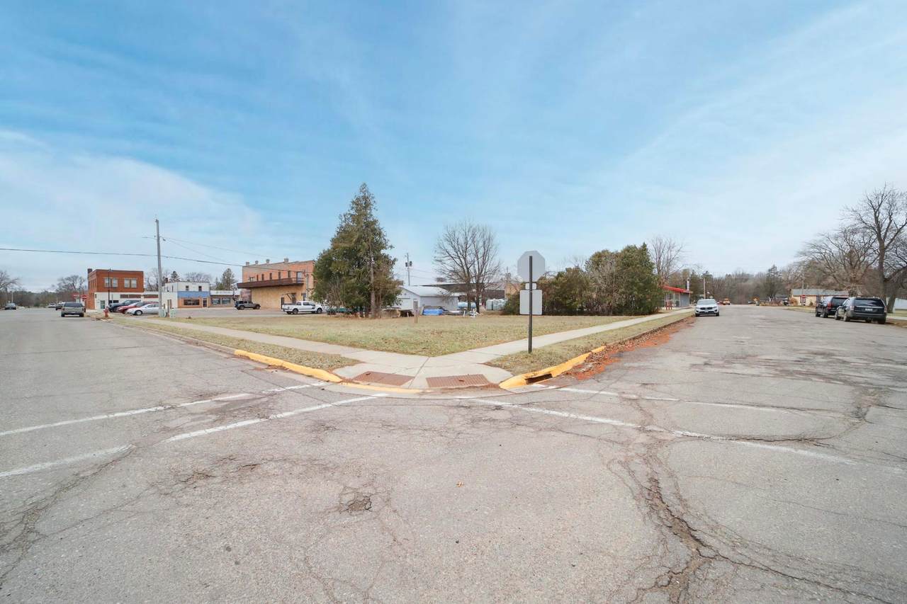 206 1st Street - Photo 1
