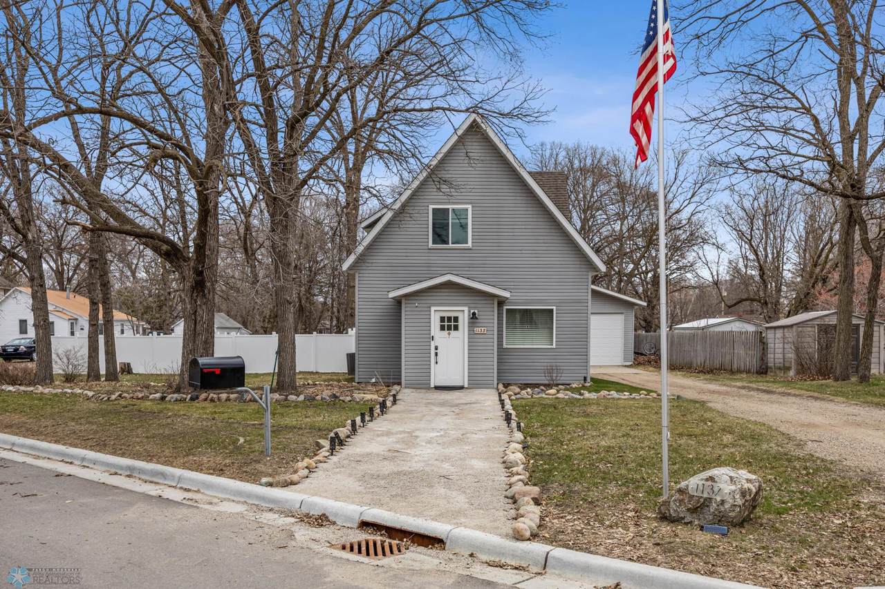 1137 Campbell Avenue - Photo 1