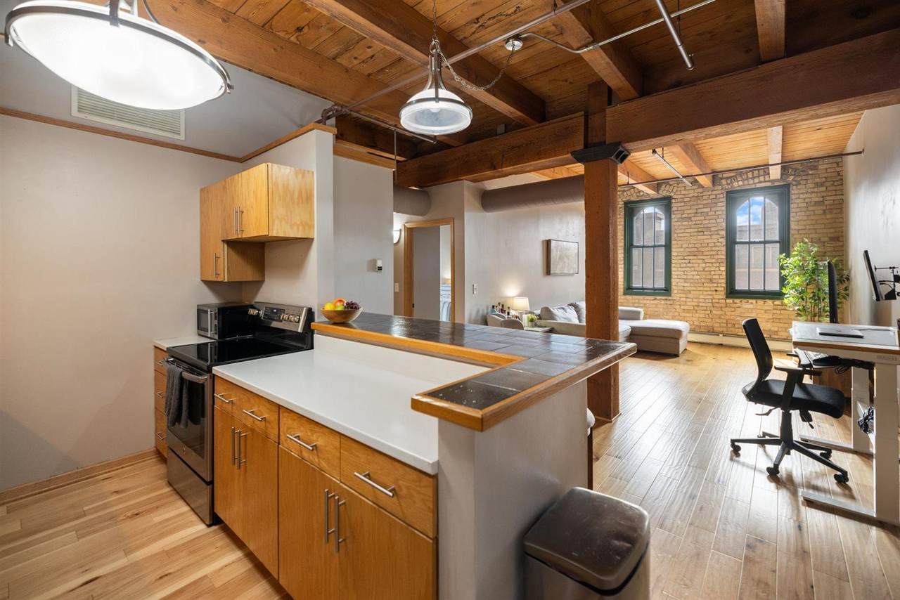 400 1st Street - Photo 1