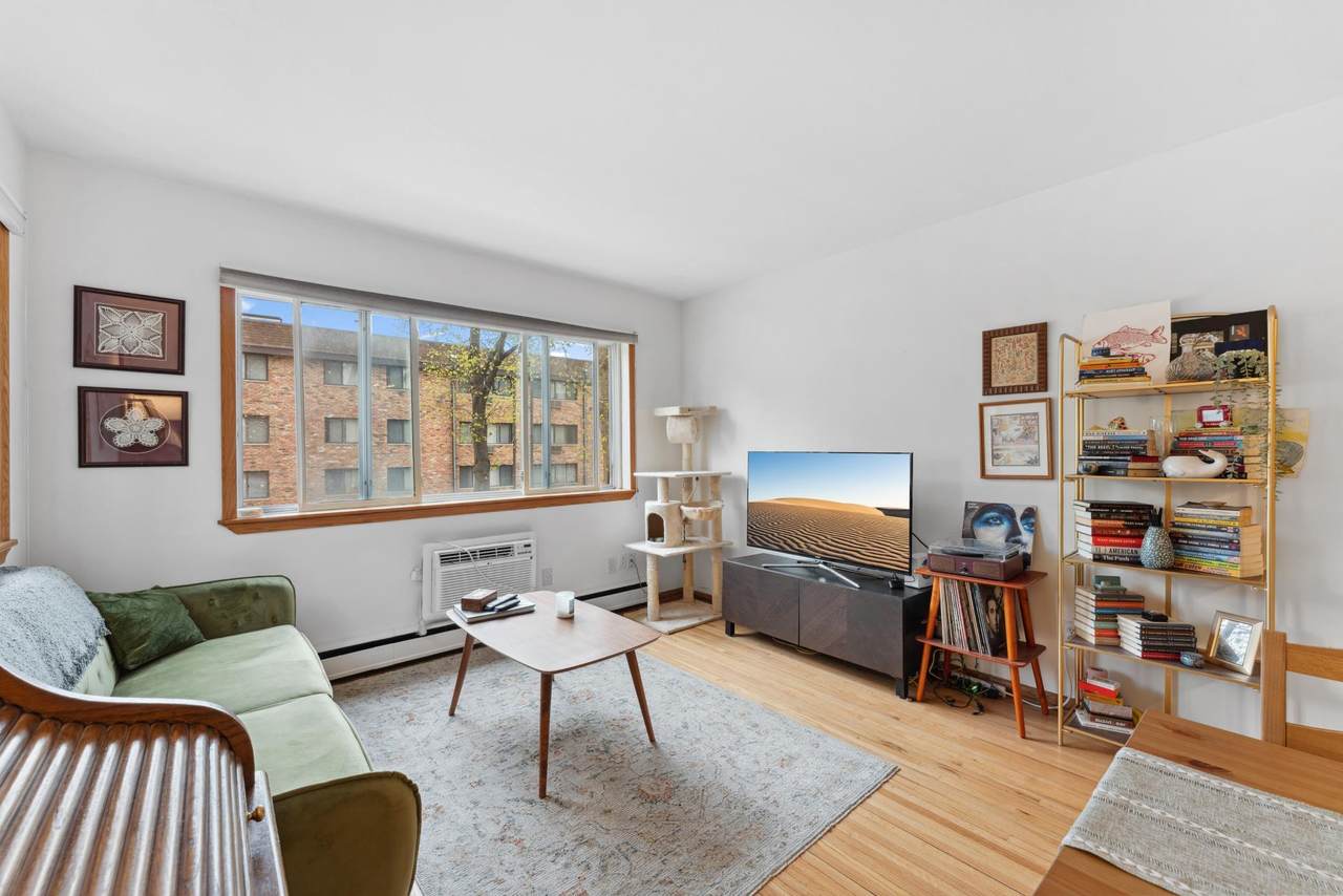 2112 Garfield Avenue - Photo 1