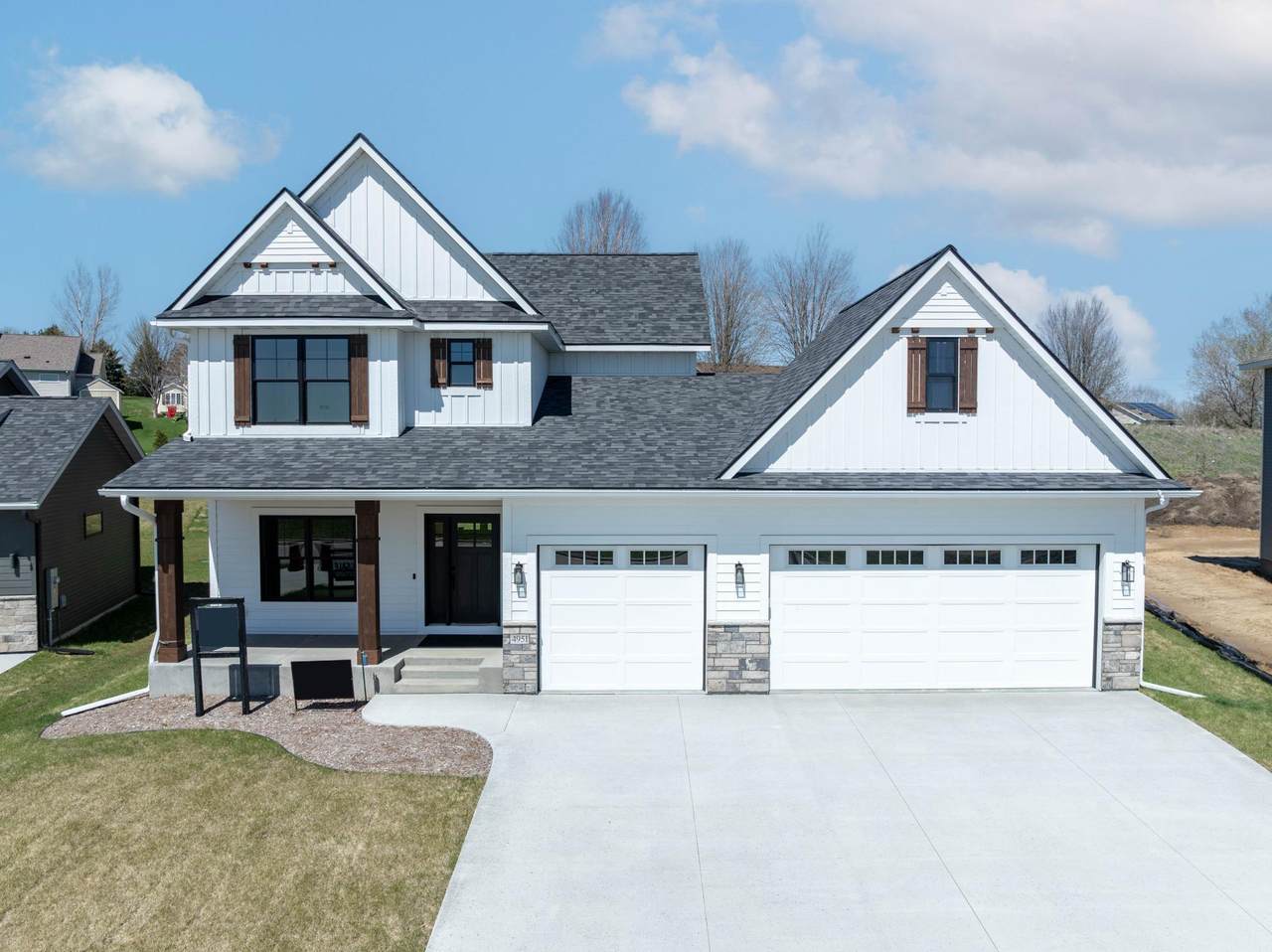 4951 Noble Drive - Photo 1