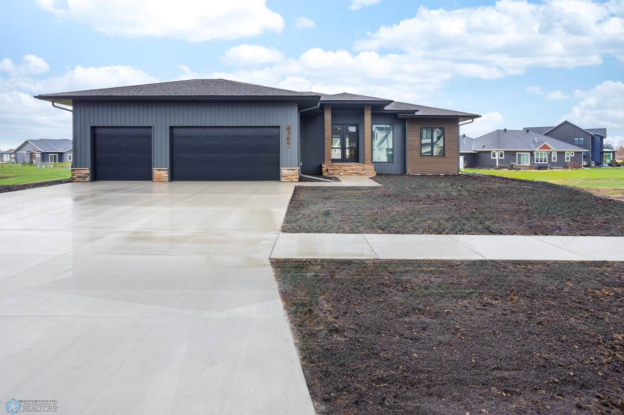 4769 Prairie Pond Crossing - Photo 1
