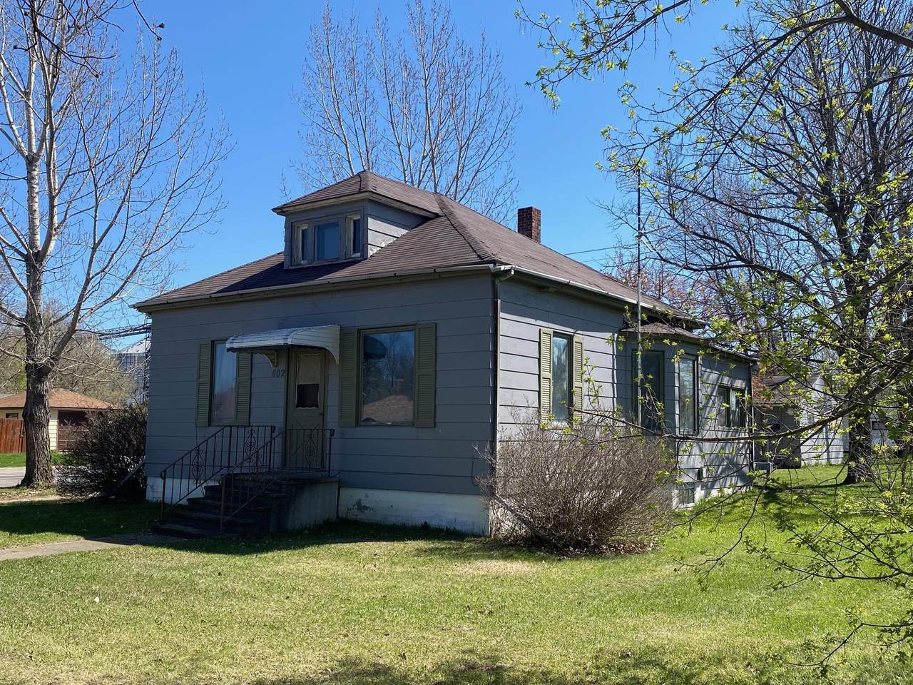 402 Main Street - Photo 1