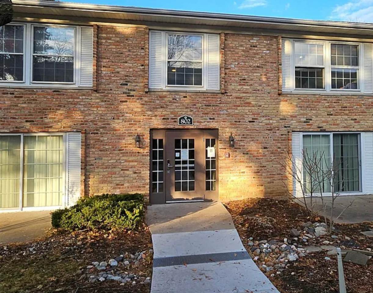 802 Old Settlers Trail - Photo 1