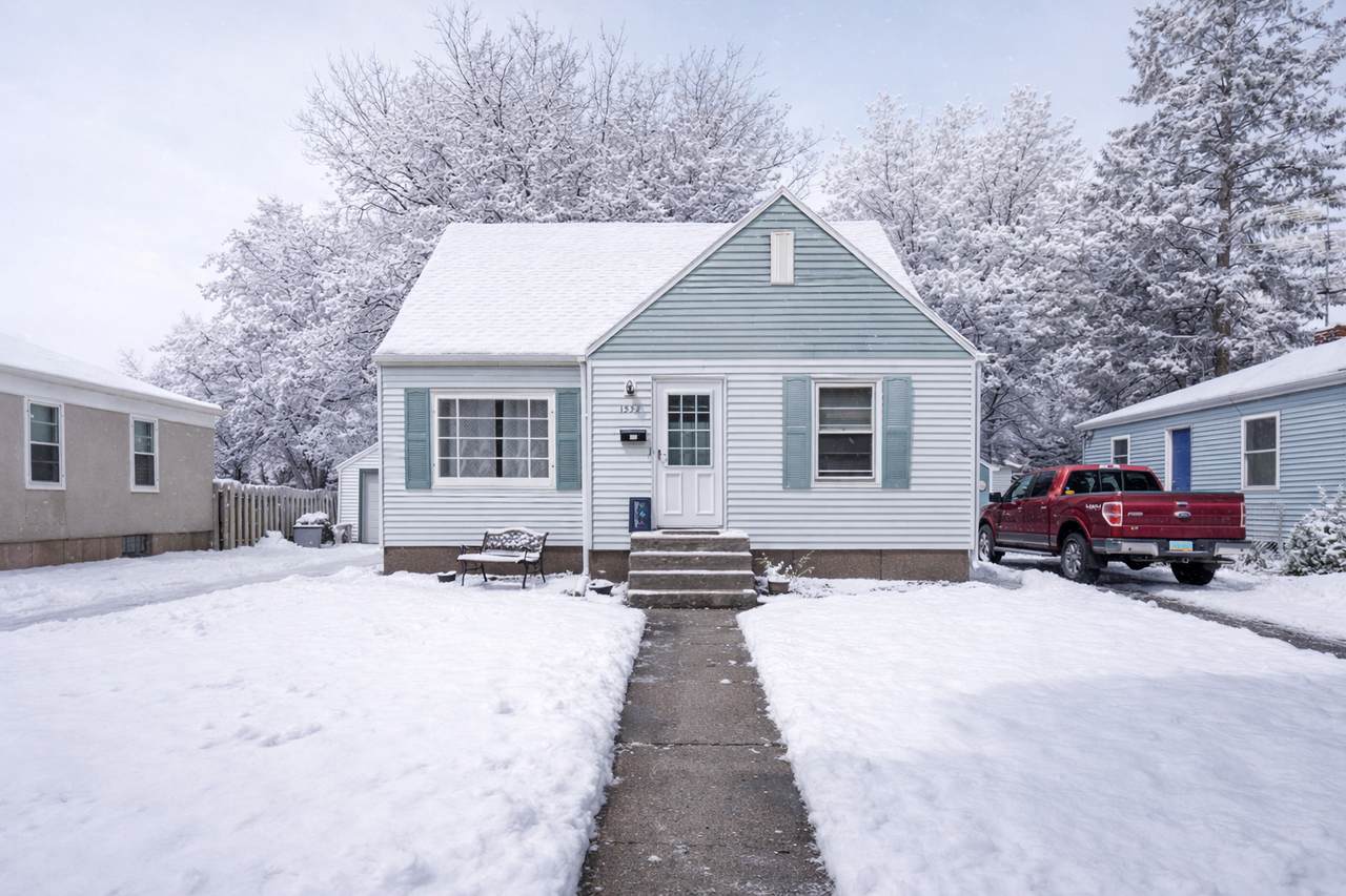 1538 10 Street - Photo 1