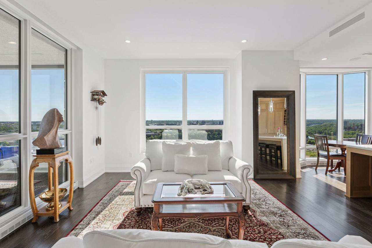 1111 River Parkway - Photo 1