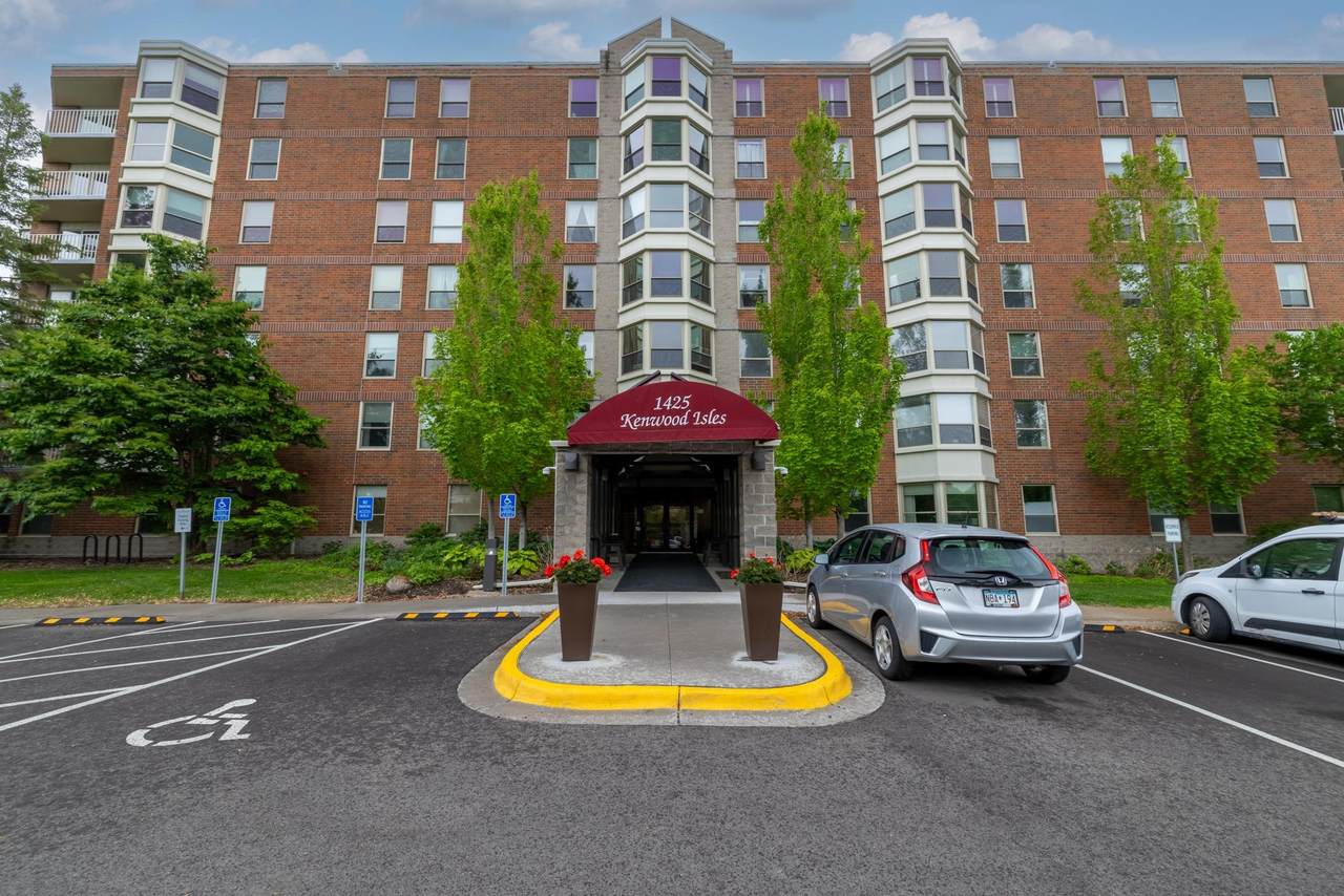 1425 28th Street - Photo 1
