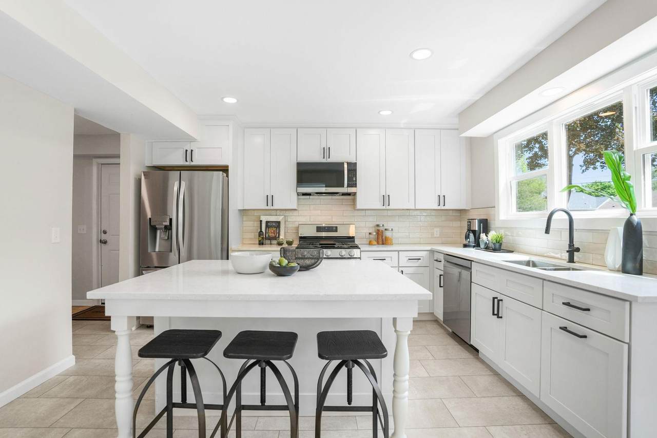 6515 Knox Avenue - Photo 1
