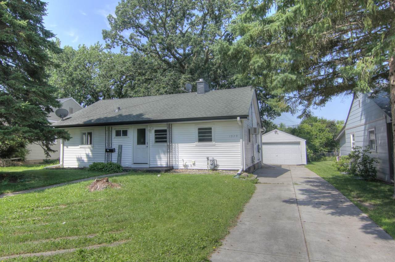 1979 Polaris Place - Photo 1