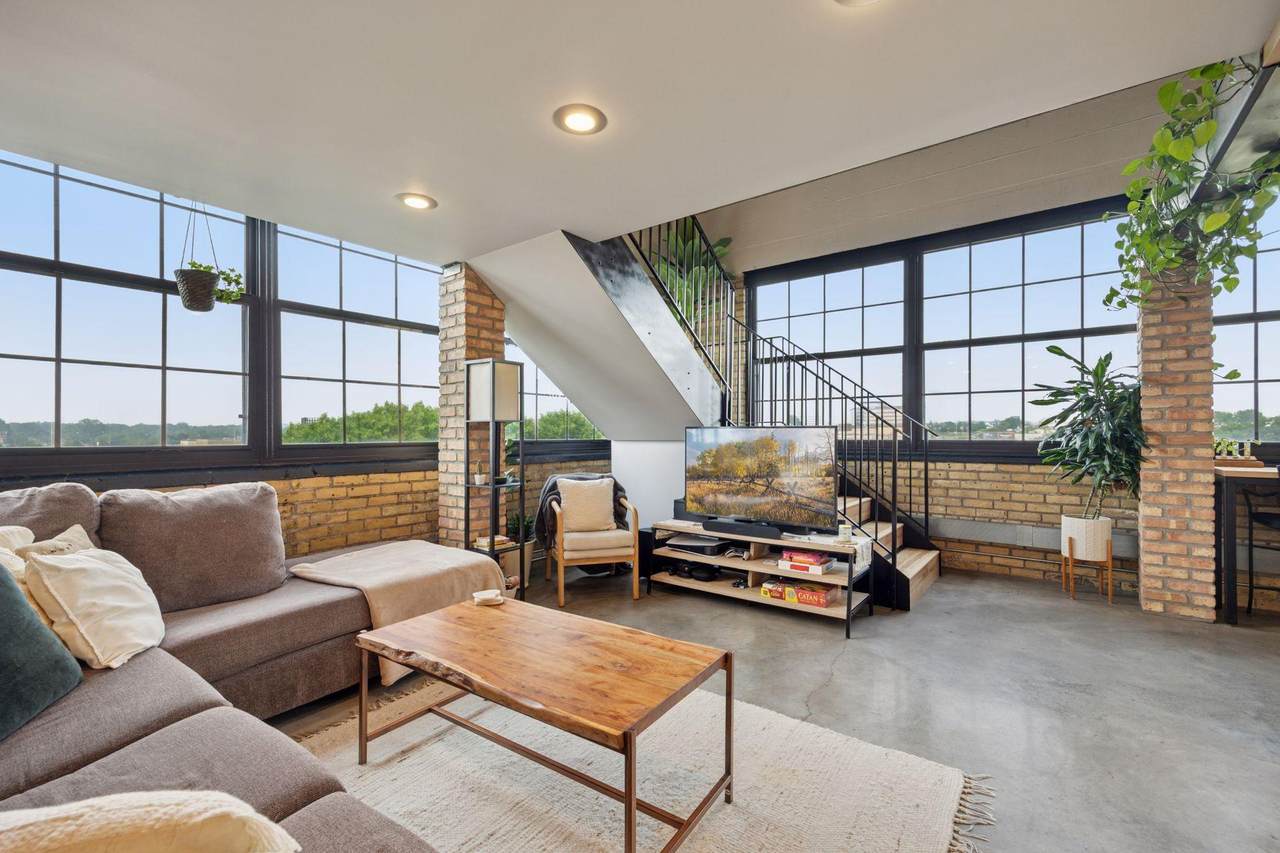 730 Stinson Boulevard - Photo 1