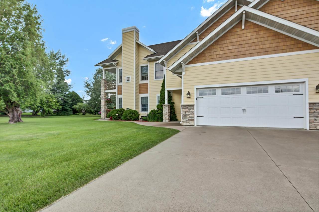 755 Hickory Way - Photo 1