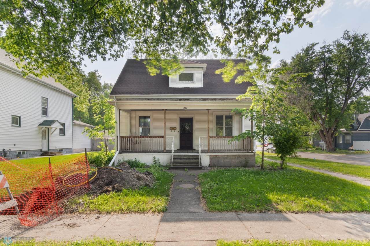 824 9th Street - Photo 1