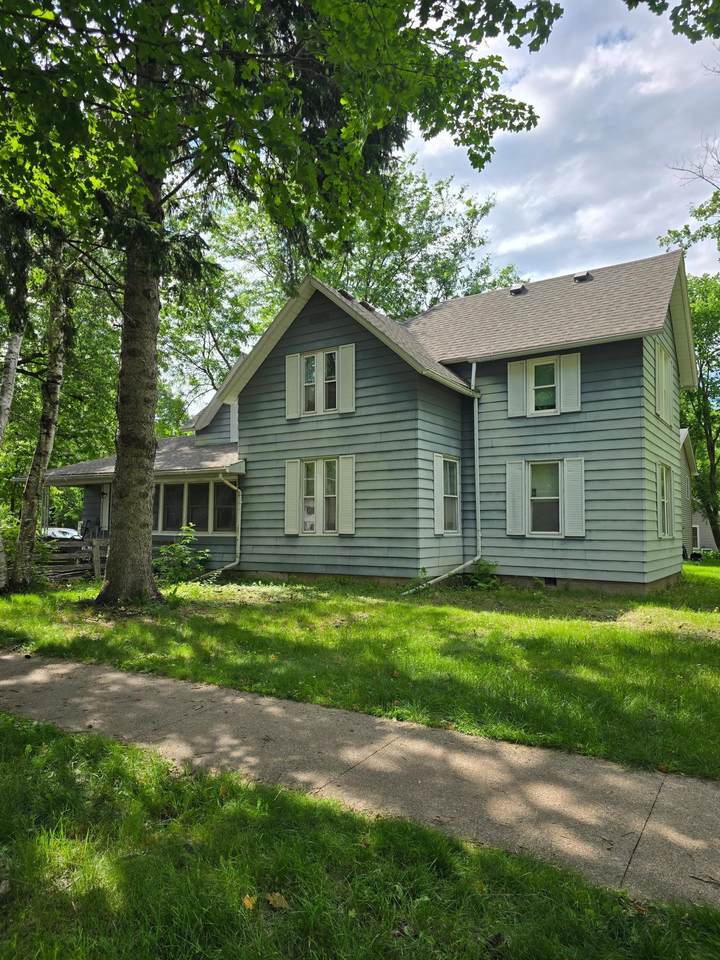 520 Elm Street - Photo 1